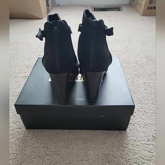 Madden Women's Bryin Peep Toe Heels - Picture 5 of 8